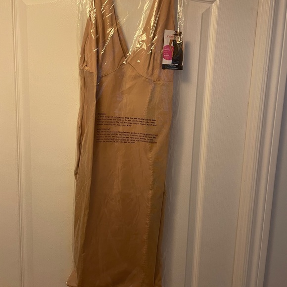 BNWT Undercontrol Slimming Slip - Picture 2 of 5